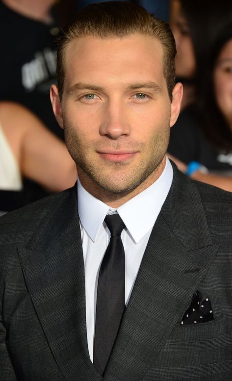 Jay Courtney, Actor Jai, Kyle Reese, Jason Clarke, Jai Courtney, A Man In A Suit, Man In A Suit, Australian Actors, Cary Grant