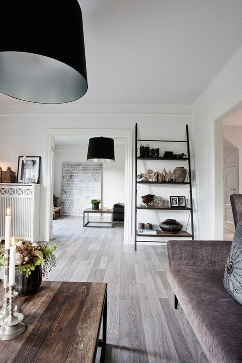 Pin Trend: Grey Floors in Modern Spaces – 212 Concept - Modern Living Grey Floor, Grey Wood Floors, 1930s House, Real Estat, Decor Ikea, Industrial Space, Brothers Grimm, Trendy Living Rooms, Granny Flat