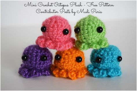 Mini Crochet Octopus Plush Pattern - Free Pattern by Madi Paris exclusively for The Stitchin' Mommy | www.thestitchinmommy.com Octopus Plush Pattern, Mini Crochet Octopus, Octopus Crochet Pattern Free, Octopus Knitting, Crocheted Octopus, Mini Octopus, Crochet Giraffe Pattern, Octopus Crochet Pattern, Crocheted Jellyfish