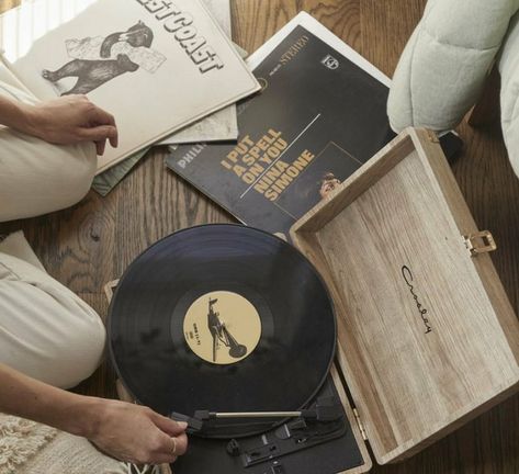 Urban Outfitters Home, Nancy Wheeler, Fotografi Vintage, Nina Simone, I'm With The Band, Academia Aesthetic, Record Player, Aesthetic Photo, Dream Life