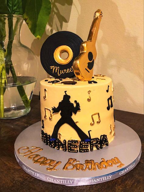 Elvis Presley Cake Birthdays, Elvis Cake Decorated, Elvis Presley Cake Design, Elvis Birthday Party Decorations, Elvis Presley Cake Ideas, Elvis Presley Birthday Party Ideas, Elvis Themed Birthday Party, Elvis Birthday Cake, Elvis Presley Birthday