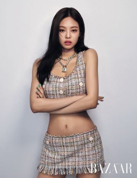 Jennie with Chanel Beauty for Harper's Bazaar Korea January 2018 Issue Jennie Chanel, Harpers Bazaar Magazine, Jennie Kim Blackpink, Harper’s Bazaar, Elle Fanning, Harpers Bazaar, Hot Outfits, Blackpink Fashion, Blackpink Jennie