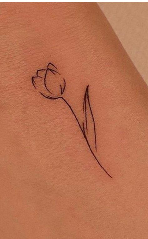 Tulip Tattoo Hand, Tulip Tatoos Ideas, Yellow Tulip Tattoo, Tulip Tattoos For Women, Fine Line Tulip Tattoo, Finger Tattoos Words, Simple Arm Tattoos, Cute Simple Tattoos, Tulip Tattoo