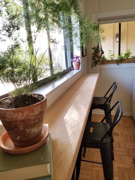 Window Breakfast Bar Ideas, Breakfast Bar Facing Window, Breakfast Bar By Window, Kitchen Window Bar Counter Indoor, Under Window Breakfast Bar, Oak Breakfast Bar Ideas, Diy Window Table, Windowsill Breakfast Bar, Wall Mounted Bar Table