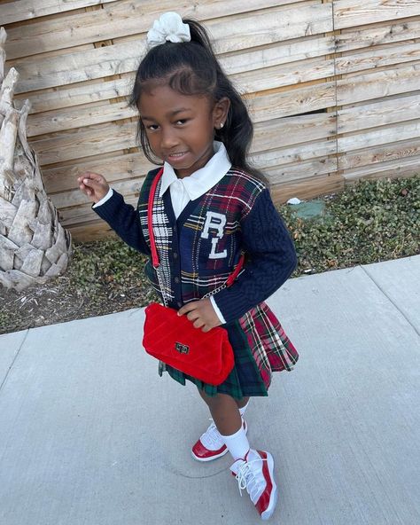 Christmas Outfit Ideas For Kids, Uniform Outfits Ideas, Winter Outfits Fashion, Kids Outfits Daughters, Uniform Ideas, Instagram Roses, Fashion Baby Girl Outfits