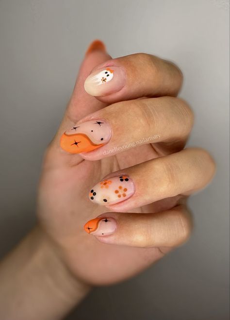 Groovy nails; spooky nails; halloween nails; groovy halloween nails; ghost nails; Nails Ghost, Pumpkin Ghost Nails, Ghost Flower Nails, Fall Nails 2023 Ghost, Groovy Fall Nails, Colorful Ghost Nails, Retro Halloween Nails, Cute Nails For Fall Ghost, Groovy Halloween Nails