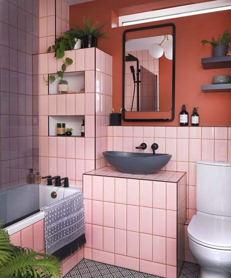 Modern Pink Bathroom, Glamorous Decor, Pink Bathroom, Bathroom Renos, Bathroom Inspo, Traditional Bathroom, Beautiful Bathrooms, Dream House Decor, Dream Home Design