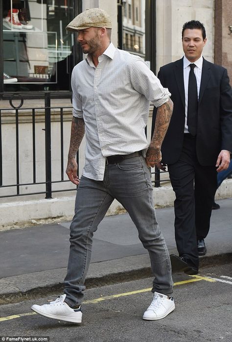 Street style -Men on Pinterest | David Beckham, Neymar and Men's ... David Beckham Jeans, David Beckham Hat, David Beckham Style Outfits, Grey Jeans Men, David Beckham Style, Workout Man, Beckham Style, Don Pedro, Gray Jeans