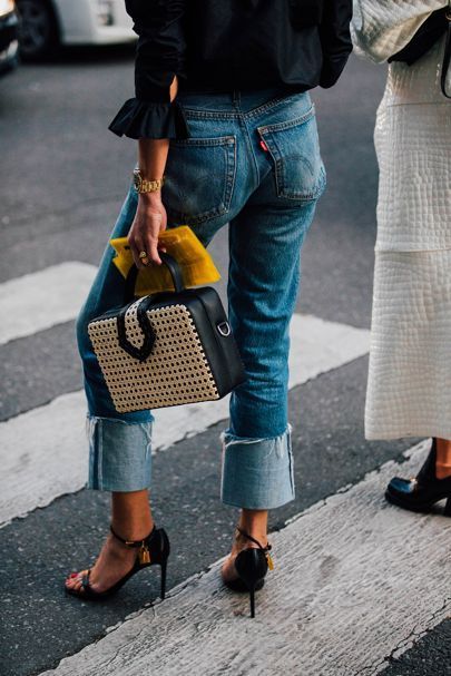 Vintage Levis Denim Street Style, Jeans Trend, Looks Jeans, Street Style Fall Outfits, Blogger Street Style, Bootcut Jean, Boyfriend Jean, Outfit Jeans, Looks Street Style