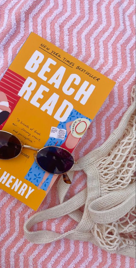 Book Aesthetic Summer, Book Beach, Beach Book Pictures, Reading Summer Aesthetic, Beach Book, Beach Aesthetic Photo Ideas, Beach Pictures With Book, Books To Read Summer 2024, Summer Books Aesthetic