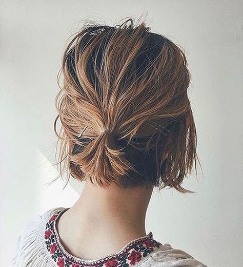 Short Ponytail, Short Hair Bun, Cute Simple Hairstyles, Short Hair Trends, Peinados Fáciles Para Cabello Corto, Penteado Cabelo Curto, Blonde Bobs, Trending Hairstyles, Hairstyles For Short Hair