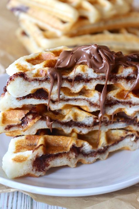 Nutella Waffles Recipe, Waffles With Nutella, Nutella Waffles, Nutella Filling, Breakfast Tacos Recipe, Dessert For Breakfast, Homemade Nutella, Ultimate Breakfast, Breakfast Waffles