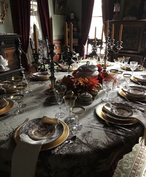 Victorian Goth Party Decor, Gothic Revival Dining Room, Gothic Dinner Table, Gothic Glam Table, Witchy Dinner, Goth Dining Room, Victorian Table Setting, Vampire Dinner Table, Victorian Goth Table Setting