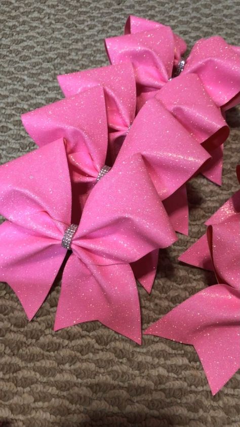 Cheer Pink Out Ideas, Pink Cheerleader Aesthetic, Pearl Krabs, Pink Cheer Bow, Barbie Bow, Pink Cheer Bows, Cheer Bows Diy, Cute Cheer Bows, Goddess Party