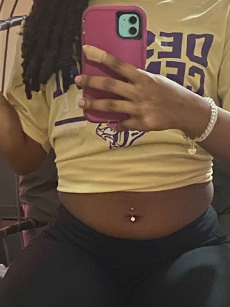 blck girl belly piercing Belly Piercing On Black Women, Navel Piercing On Black Women, Naval Piercing Plus Size, Belly Button Piercing On Black Women, Soft Belly Pooch Aesthetic, Plus Size Belly Piercing, Belly Piercings Black Women, Belly Piercing Plus Size, Chubby Belly Button Piercing