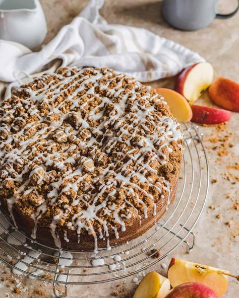 Brown Butter Coffee, Butter Coffee Cake, Cinnamon Streusel Coffee Cake, Cake With Cinnamon, Crumb Cake Recipe, Streusel Coffee Cake, Cinnamon Coffee Cake, Sour Cream Pound Cake, Cinnamon Streusel