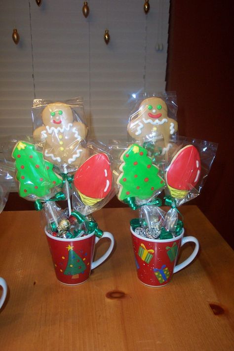 Christmas Cookie Bouquet, Chritmas Cookies, Christmas Decorated Cookies, Bouquet Christmas, Cookie Bouquets, Christmas Baking Cookies, Christmas Cupcake, Cookie Bouquet, Candy Bouquets