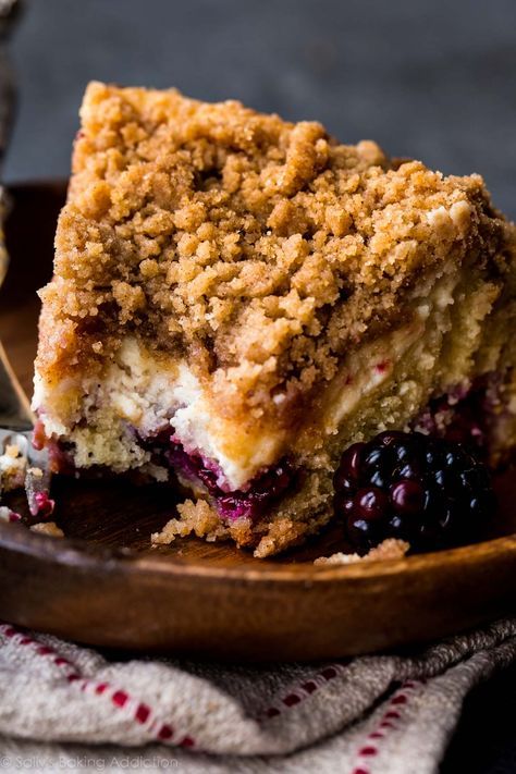 Cream Cheese Crumb Cake, Blackberry Cream Cheese, Streusel Recipe, Cake With Cream Cheese Filling, Blackberry Dessert, Blackberry Cake, Crumb Cake Recipe, Blackberry Recipes, Cinnamon Streusel