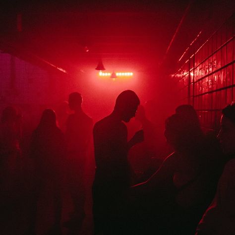 Group Of People Dancing, Underground Party, Underground Techno, Techno Club, Underground Club, Ministry Of Sound, Techno Party, Clubbing Aesthetic, Acid House