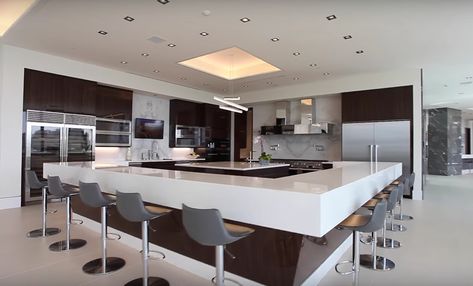 Modern Mansion Interior, Kitchen With Long Island, Mansion Kitchen, Kitchens Luxury, Modern Mansion, Mansion Interior, Mansions Luxury, Luxury Kitchen Design, Luxury Homes Dream Houses