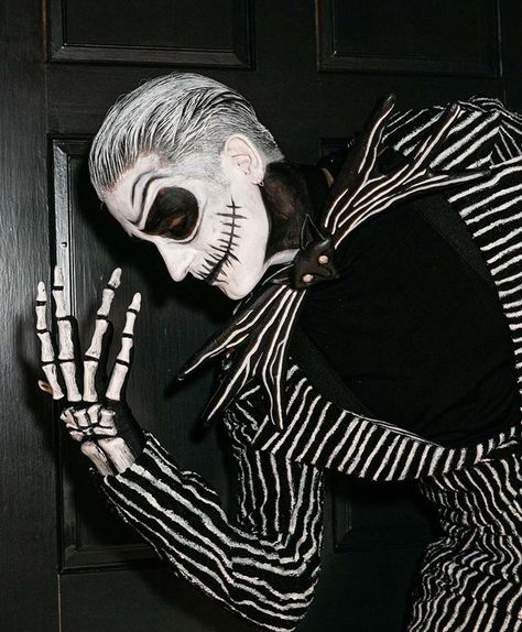 Bonnie Costume, 2022 Costumes, Jack Skellington Cosplay, Sally Makeup, Halloween Skeleton Makeup, Halloween Costumes Scarecrow, Jack Skellington Costume, Jack The Pumpkin King, King Costume