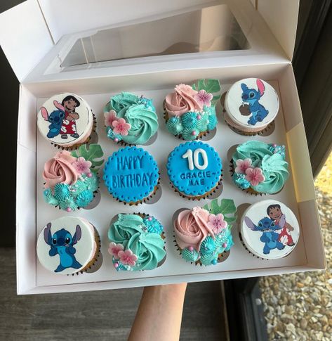 Stitch Disney Cupcakes, Stitch Cupcakes Ideas Birthday, Lilo And Stitch Birthday Cupcakes, Lilo Stitch Cupcakes, Stitch Birthday Cupcake Ideas, Stitch Themed Cupcakes, Stitch Birthday Cupcakes, Stitch 1st Birthday Party, Stitch And Angel Cupcakes