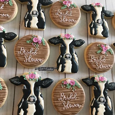 Cowgirl Bridal Shower, Birthday Desert, Cookie Cottage, Bachelorette Cookies, Cow Cookies, Farm Cookies, Bridal Cookies, Cow Baby Showers, Unique Cupcakes