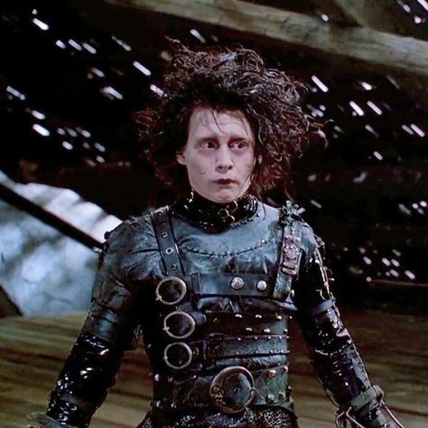 Edward scissorhands Edward Sciccorhands, Edward Siccors Hands, Edwards Scissorhands, Edward Scissorhands Costume, Johnny Depp Characters, Barnabas Collins, Johnny Depp Movies, Tim Burton Films, Tim Burton Movie