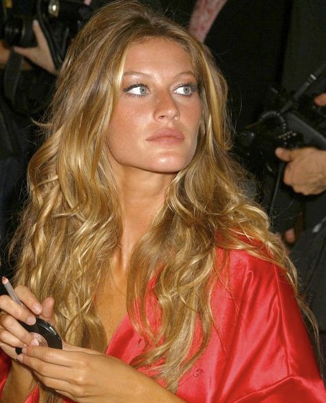 Giselle Hair, Gisele Bundchen Hair, Gisele Bundchen Body, Victoria Secret Angel, Vs Fashion Show, Gisele B, Victoria Secret Models, Vs Fashion Shows, Vs Models