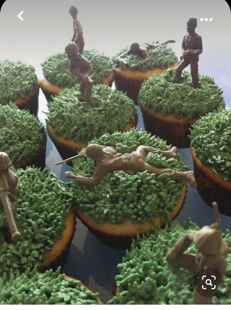 Army Cupcakes, Toy Story Party Ideas, Man Cupcakes, Army Themed Birthday, Soldier Party, Army Cake, Army Birthday Parties, Camo Party, Cupcakes For Men