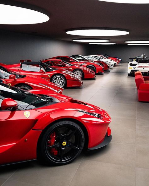 Farari Car, Car Collection Garage, Ferrari Cars, Private Car, R35 Gtr, Cars Collection, Ferrari Laferrari, Ferrari Car, Italian Cars