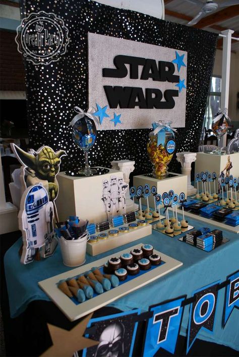 Star Wars Graduation Party Ideas, R2d2 Birthday Party Ideas, Star Wars Sweet 16, Star Wars Birthday Party Ideas For Boys, Star Wars 1st Birthday Boys, Starwars Birthday Ideas, Star Wars Baby Shower Ideas, Best Friend Birthday Surprise, Star Wars Party Decorations