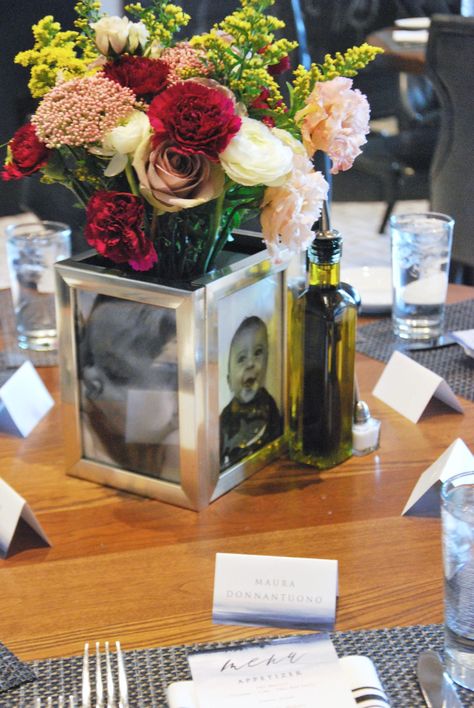 Centerpieces With Photos In Them, Picture Frame Centerpieces Birthday, 40th Centerpieces, Centerpieces With Photos, Table Center Pieces With Pictures Photo Displays, Glass Vases Centerpieces With Pictures, Clear Photo Frame Table Centerpieces, Mason Jar Picture, Picture Centerpieces