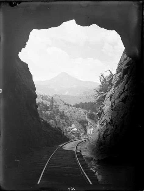 Colorado Railroad, Colorado History, Railway Line, Manitou Springs, Pikes Peak, Camping Spots, White Photos, Train Tracks, Old West