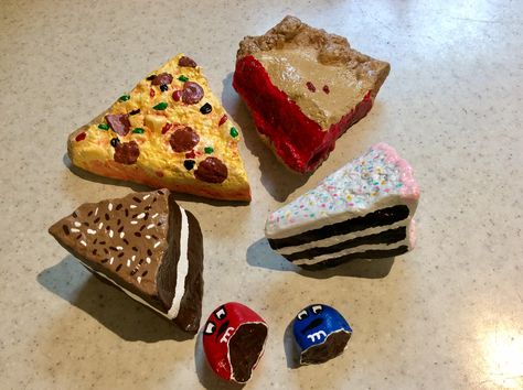 Slice Of Pie Painted Rock, Pie Painted Rocks, Pie Rock Painting, Pizza Painted Rock, Rock Food Painted, Rock Painting Food, Pizza Rock Painting, Mud Kitchen Rock Food, Food Rock Painting Ideas