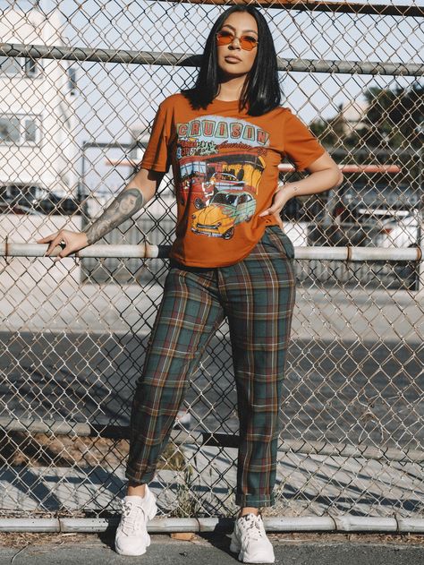 Chain Detail Tartan Plaid Pants | SHEIN USA Shein Outfit Ideas, 70’s Outfit, Plaid Pants Outfit, Plaid Pants Women, Tartan Pants, Shein Outfits, Cute Outfits For School, Outfit Jeans, Thrift Fashion