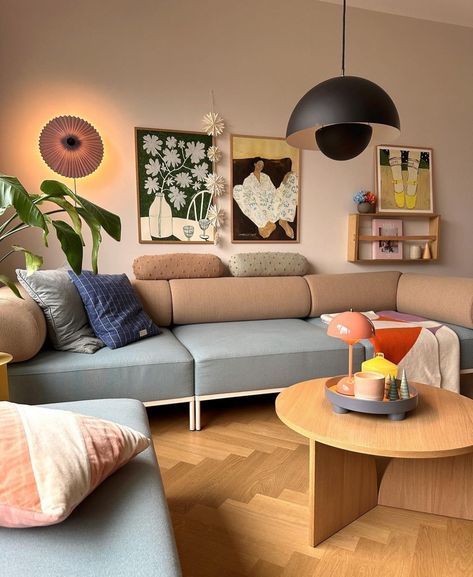 Quirky Living Room Ideas, White Walls Decor, Quirky Living Room, Colorful Eclectic Living Room, Colorful Eclectic, New House Living Room, Eclectic Living, Eclectic Living Room, Living Room Scandinavian