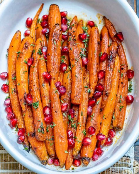 Christmas Carrot Recipe, Pomegranate Glazed Carrots, Carrots With Pomegranate, Pomegranate Carrots, Recipes With Pomegranate Seeds, Roasted Carrots With Pomegranate, Carrots Pomegranate, Roasted Carrots Pomegranate, Roasted Carrots For Passover