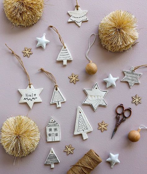 Fimo Clay Christmas Ideas, Diy Ceramic Ornaments, Clay Crafts Christmas Tree Decorations, Christmas Tree Clay Ornaments, Homemade Clay Ornaments, Air Dry Clay Tree Decorations, Ceramic Xmas Tree Decorations, Air Dry Clay Tree Ornaments, Christmas Airdry Clay Ornaments