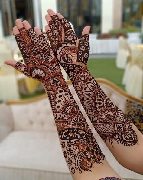 Different pattern mehendi. | ShaadiSaga #mehendi #bridalmehendi #mehndi #mehendidesign #henna #hennadesign #mehendilove #hennadesign #bridalhenna #shaadisaga #weddinginspo Wedding Henna Designs, Indian Mehndi Designs, Legs Mehndi Design, Full Hand Mehndi, Modern Mehndi Designs, Engagement Mehndi Designs, Full Mehndi Designs, Latest Bridal Mehndi Designs, Mehndi Designs Front Hand