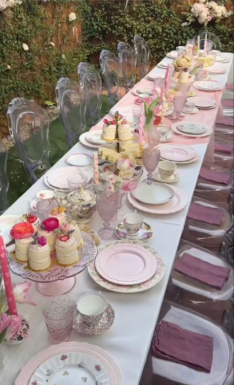 Inside Tea Party Ideas, Princess Core Birthday Party, Lace Background Photoshoot, Pink Tea Party Birthday, Outdoor Tea Party Birthday, Brigetons Aesthetic, Tea Party Table Settings Vintage, Teen Tea Party Ideas, Pastel Tea Party Aesthetic