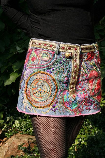 "Groovy Skirt" - My sister and I dressed like this all the time, back in the incredible 60's! Vestiti In Jeans, Estilo Hippy, Diy Vetement, Estilo Hippie, Jeans Diy, Old Jeans, Embroidered Skirt, Beautiful Skirts, Hippie Outfits