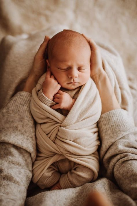 Newborn In A Basket Photos, Inside Newborn Pictures, Newborn Couch Photos, Lifestyle Newborn Photography Mom, Lifestyle Newborn Photography On Couch, In Home Newborn Session Christmas, Crib Newborn Photography, Newborn Home Pictures, Newborn Photos On Bed