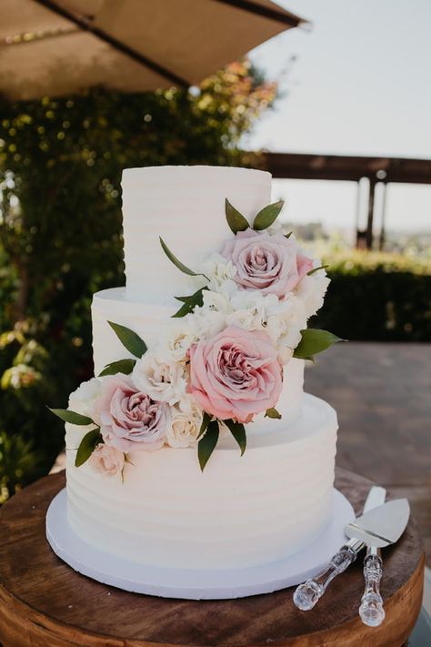 Simple Wedding Cake Pink Flowers, Wedding Cake With Flowers Between Tiers, Wedding Cake For 25 People, Wedding Cake 4 Layers, 3 Tier White Wedding Cake With Flowers, Wedding Cake Costco, Wedding Cake With Fake Flowers, Decorated Wedding Cakes, Three Tiered Wedding Cake With Flowers