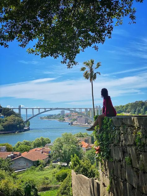 Jardins do Palácio de Cristal: veja como chegar e visitar este parque com lindas paisagens do Rio Douro no Porto, norte de Portugal. #Portugal #Porto #Europe #Europa Porto Photo Ideas, Portugal Photo Ideas, Porto Travel Guide, Portugal Roadtrip, Portugal Summer, Porto Travel, Portugal Porto, Portugal Vacation, Travel Pictures Poses