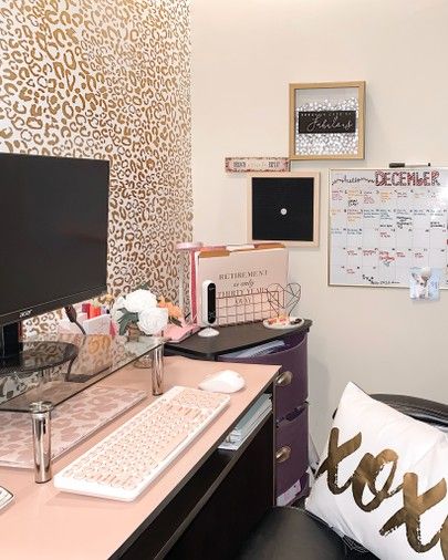 Office With Gold Decor, Supervisor Office Decor Ideas, Office For Women Decor, Office Decor Gold Accents, Animal Print Office Decor, Rose Gold Office Ideas, Leopard Print Office, Supervisor Office Decor, Leopard Office Decor