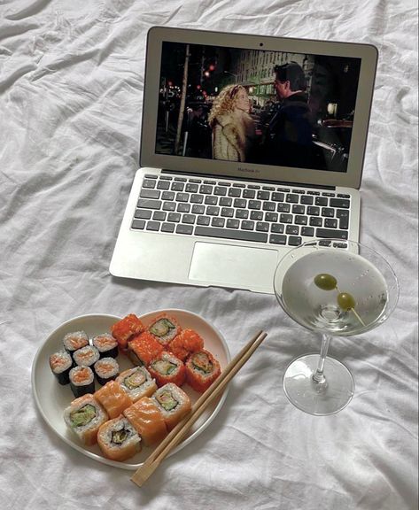 Sushi Movie Night, Movie Night Vibes, Laptop Movie Night, Sushi Night Aesthetic, Night At Home Aesthetic, Sushi Night At Home, Solo Movie Night, Sushi Pictures, At Home Aesthetic