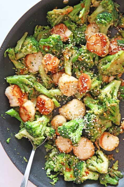 Scallops And Broccoli Recipe, Tilapia And Broccoli Recipes, Scallop Stir Fry Recipes, Scallop Stir Fry, E2m Meals, Takeout Recipes, Fish Meals, Dried Scallops, Cornbread Casserole