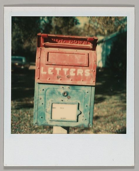 Walker Evans Polaroid, Walker Evans Photography, Tina Modotti, Vintage Mailbox, Polaroid Photography, Glass Toys, Photo Polaroid, Walker Evans, American Photography