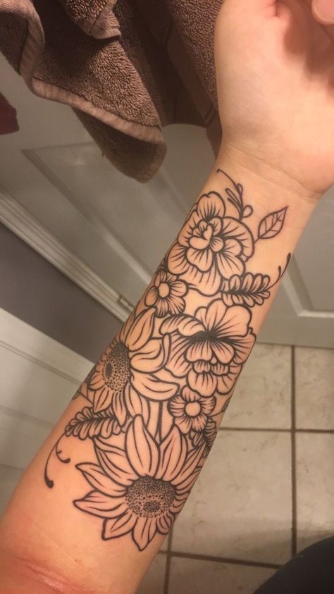 Inner Arm Female Tattoo, Sunflower Tattoo Forearm, Girly Sleeve Tattoo, Mandala Arm Tattoo, Vintage Tattoos, Sunflower Tattoo Sleeve, Sunflower Tattoo Shoulder, Neotraditional Tattoo, Beautiful Flower Tattoos